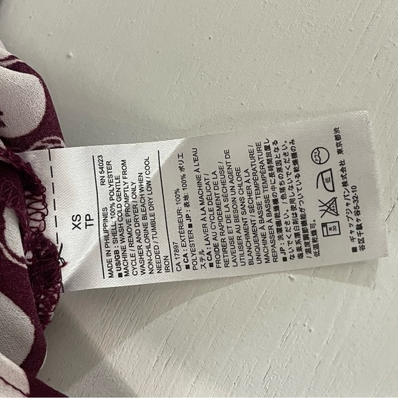 BANANA REPUBLIC BUNDLE OF 2 SLEEVELESS TOPS WITH CURVED HEM SIZE XS - Picture 5 of 9